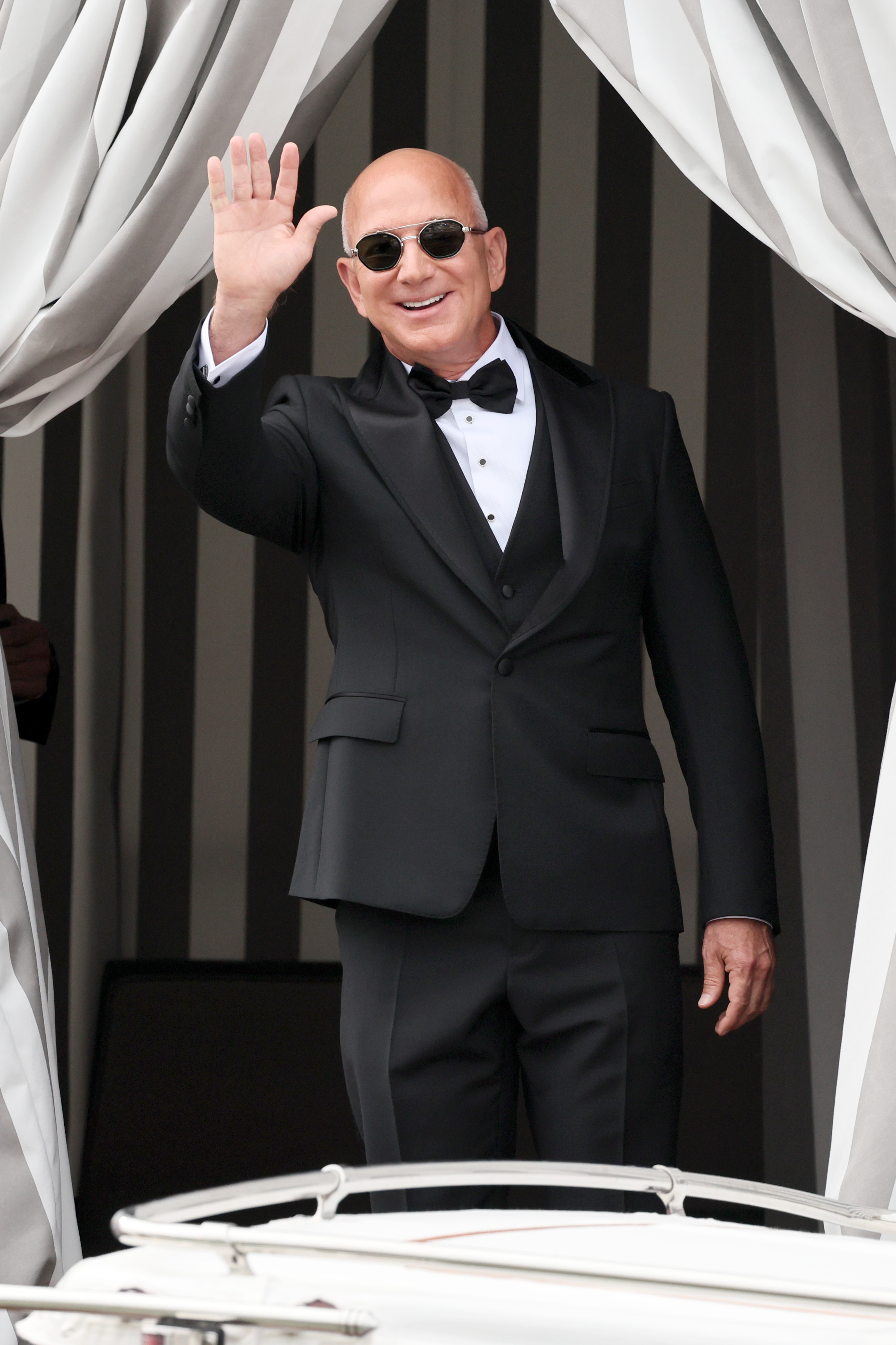 Jeff Bezos and Lauren Sanchez tie the knot in star-studded Venice wedding (photos)